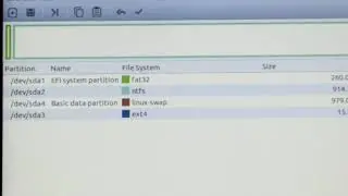 Deleting partitions in Linux with Gparted (by wiping everything ⚠️)