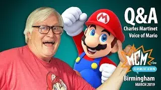 Charles Martinet voice of Mario - Best Cosplay from Comic Con