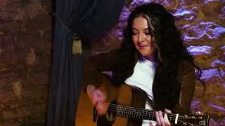 Ashley McBryde - Brenda Put Your Bra On (Acoustic)