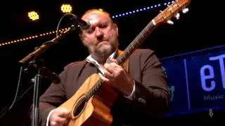 Colin Hay - Overkill (eTown webisode 
