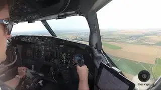 BOEING 737 LANDING AT PARIS CHARLES DE GAULLE