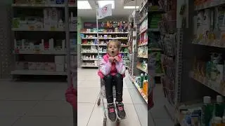 Ну уж этот котик опять пошел работать  😂 Смотри мой клип Моя Кошка⬆️ #shorts #ladymilana