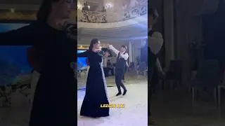 ПАРЕНЬ КЛАССНО ТАНЦУЕТ С АИДОЙ АЛИЕВОЙ🔥 