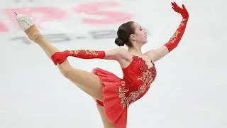 Девочки-юные фигуристки на катке. Санкт-Петербург.
