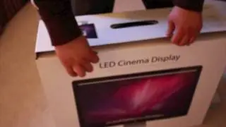 Apple 24" LED Cinema Display Unboxing