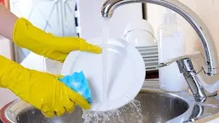 How To Properly Wash the Dishes