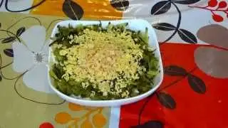 Салат из печени трески с огурцом. Печень трески рецепты салатов. Салат печень трески классический