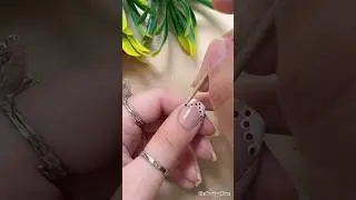 💅⚪️Easy nail art design with household items #nailart2023 #youtubeshorts #shorts