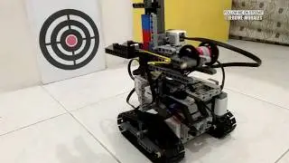 EV3 Robot with shooting mechanism