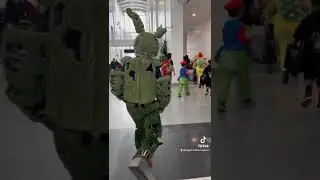 Springtrap Follows People ( FNAF Cosplay )