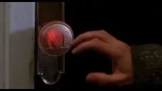 Один дома (1990) — Дверная ручка — Сцена из фильма 9/10