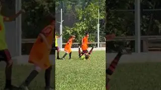 MEU IRMÃOZINHO JOGOU MUITO DE VOLANTE NO CAMPO! ⚽️