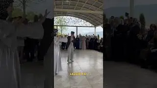 ЧЕЧЕНСКИЙ АКСАКАЛ ПРОФЕССИОНАЛЬНО ТАНЦУЕТ🔥 