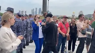 SHAMAN Performs on National Flag Day in Moscow