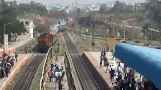 The train is like a worm. Arrival of the train to the station, Aurangabad, India