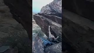 Overhang V3 (6A+) - Gateway Canyon • Red Rock Bouldering (NV)