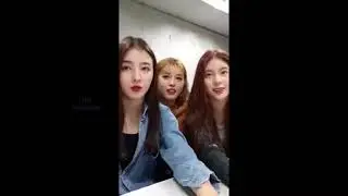 KPOP star Nancy Momoland check out photos of Liza Soberano
