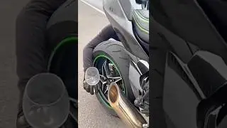 NINJA ZX10R VS NINJA H'2 🍷🗿 #kawasaki #zx10r #ninjah2 #bikeshorts #superbike #bikelife #shorts