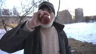 На что готов мужик ради 300 рублей   Бутылка водки залпом Аджика