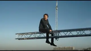 Alain Souchon - Ici et là (Clip officiel)