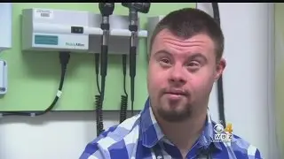 Childrens Hospital Employee With Down Syndrome Inspires Doctors, Patients