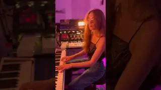 Эта мелодия как н@pкoтик 🙈 Как вам такая #импровизация ?😍 #piano #музыка #пианино #music #arturia