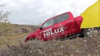 Тест-драйв пикапа Toyota Hilux нового поколения