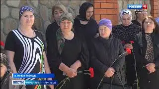 В ауле Новая Теберда прошло открытие мемориальной доски на доме Героя России Канамата Боташева