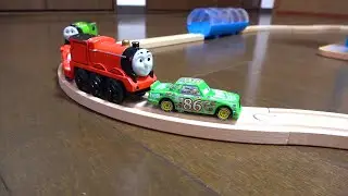 Thomas Wooden Railway. Roundhouse & Slope Parking