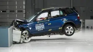 2008 BMW X3 moderate overlap IIHS crash test