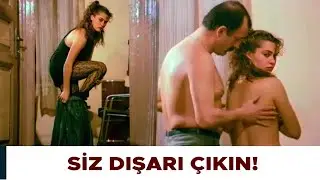 Karanfilli Naciye Türk Filmi | Naciye, Selim'in Gözlerinin Önünde Reşo'yla Birlikte Olur
