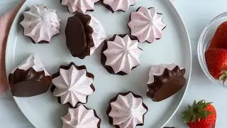 Chocolate Strawberry Meringue Cookies Recipe