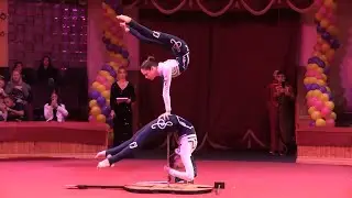 Карина Постаногова и Кристина Кузина - парный эквилибр / «Молодость манежа» (09.10.2022) FHD