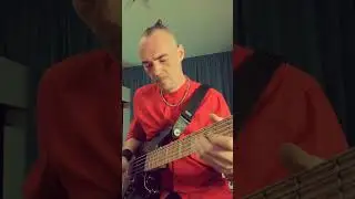 Жёсткий слэп на jazz bass fender deluxe в ауте #slap #jazzBass #shorts