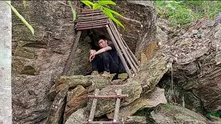 1 Days of Solo Bushcraft - How to build a cliff shelter to avoid animals