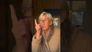 Бабушка не пускает внучку в дом..👵🏻🤷🏼‍♂️🙎‍♀️