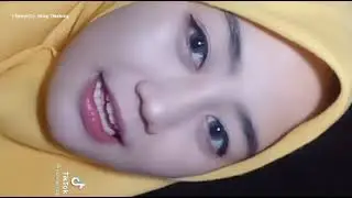 Tiktok jilbab cantik nyanyi