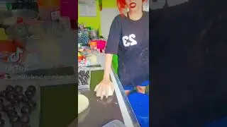 gabung live striming tiktok dapur devita bikin kuedan roti