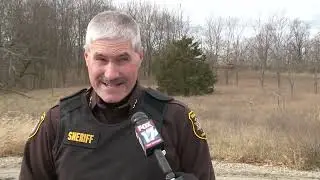 WXMI FOX 17 News - 2017-12-05 Van Buren County Searching for Armed Suspect