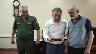 Орден мужества вручили отцу Хизри Абдуллаева.