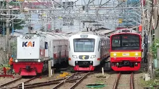Kumpulan Kereta Api KRL dan Lokomotif di Stasiun Tanah Abang : Kereta Listrik KRL Berangkat & Tiba