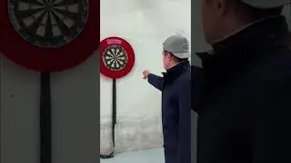 Lando Norris playing darts #shorts #f1 #landonorris