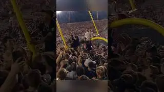 Vanderbilt Fans Carried The Goal Posts Through Nashville!