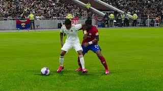 eFootball PES 2020, PES 2021: Защита мяча корпусом.