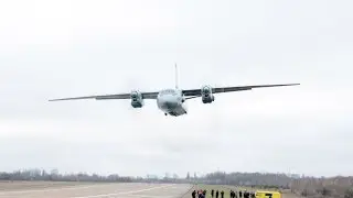 Видовищний повітряний маневр АН-26  