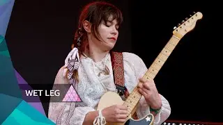 Wet Leg - Chaise Longue (Glastonbury 2022)