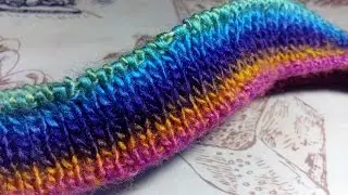 Knitting. Neat rubber band 1 by 1 in a circle