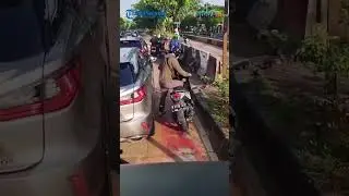 PENGENDARA MOTOR Lakukan Hal Tak Terduga Saat Macet!