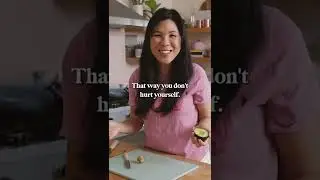 how I cut an avocado to make it pretty