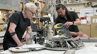 Adam Savage Reunites With Fon Davis' Mouser Mecha-Catbot from Battlebots!